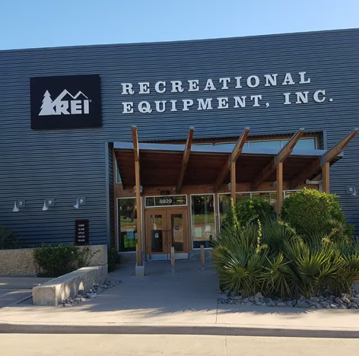 REI